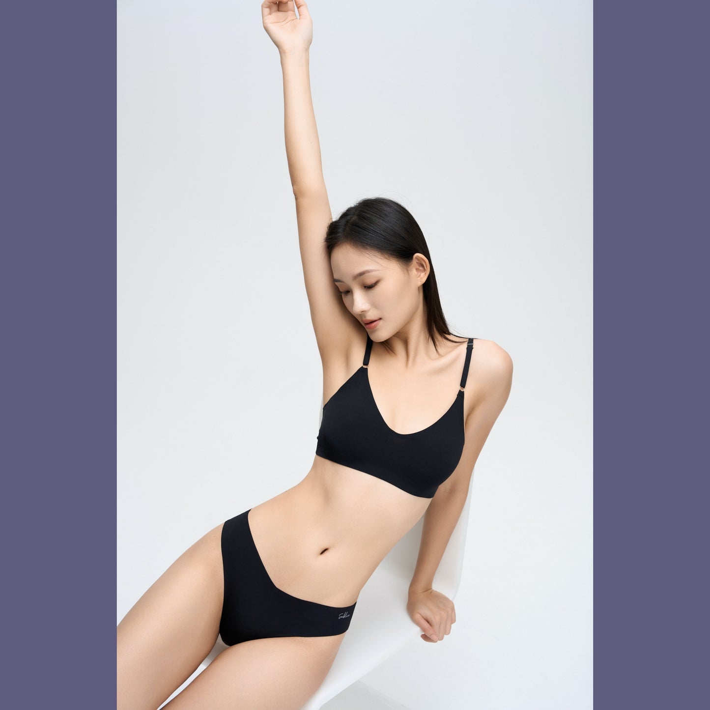 1+1: V-Neck Travel Bra Set with Silicone Breathable Nipple Cover - Black